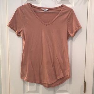 V-neck tee